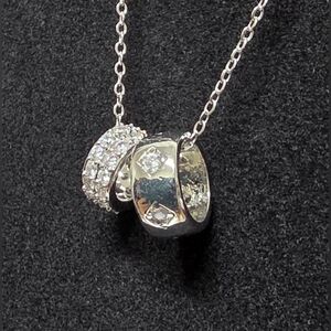 SOLARIE Duo Radiance Necklace